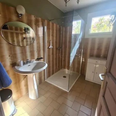 Holiday home Magnifique - 9 Personnes - Proche De La