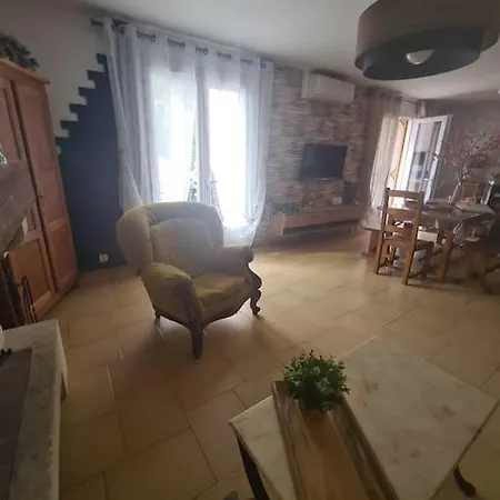 Holiday home Magnifique - 9 Personnes - Proche De La *