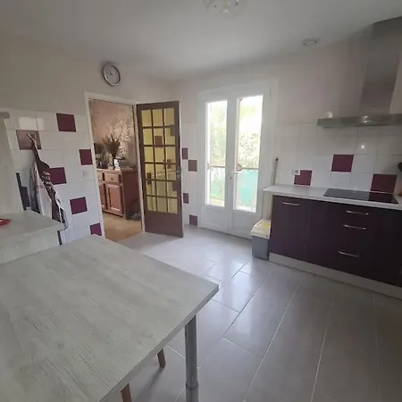 Magnifique - 9 Personnes - Proche De La Holiday home Saint-Bres (Herault)