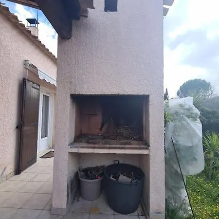 Magnifique - 9 Personnes - Proche De La Holiday home Saint-Bres (Herault)